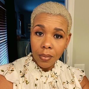 Welcome to my closet 👋🏾❤️😊